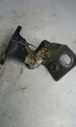 Volkswagen Golf V Front door lower hinge 1K4833402