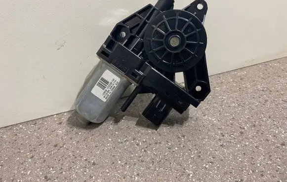Fiat Freemont Front door window regulator motor C22329100 C22329 WR12770