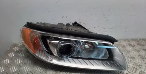 Volvo S80 Headlight/headlamp 31353533