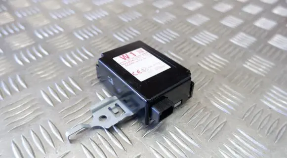 Toyota Prius+ (ZVW40) Tire pressure control unit 8976047021