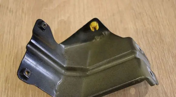 Chevrolet Captiva Fender mounting bracket