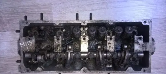 Mitsubishi Colt Engine head g13v