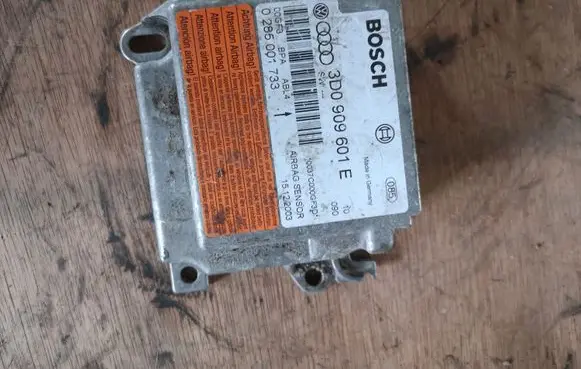 Volkswagen Touareg I Airbag control unit/module 3D0909601E