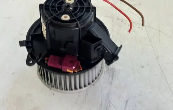 Mercedes-Benz C W204 Heater fan/blower A2048200008 02012