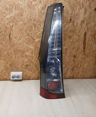 Mitsubishi Grandis Rear/tail lights 22087642