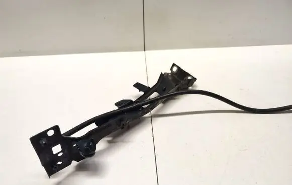 Audi A5 Fender mounting bracket 8W6821132B