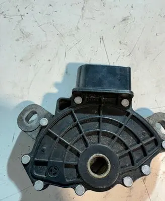 Volkswagen Touareg I Gear selector 010V0A TRA010 8454024