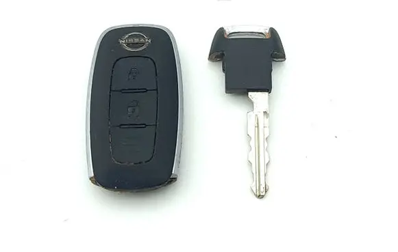 Nissan Qashqai J12 Ignition key/card 