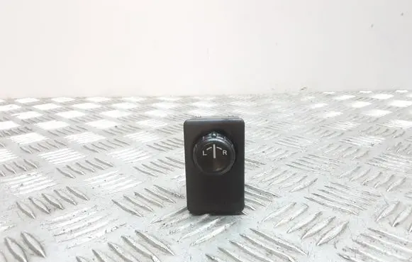 Nissan Almera N16 Wing mirror switch