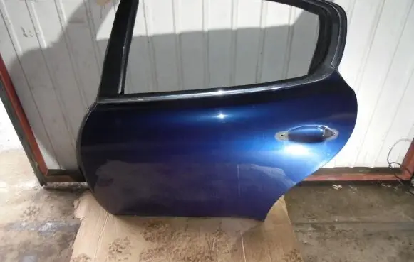Maserati Quattroporte Rear door