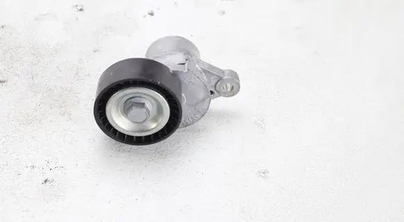 Citroen C4 II Generator/alternator belt tensioner T39189