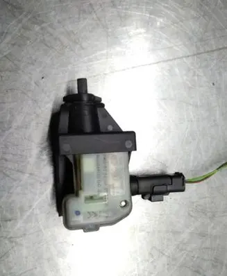 Fuel tank cap lock