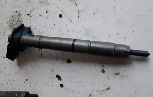 Audi A6 S6 C6 4F Fuel injector 059130277S