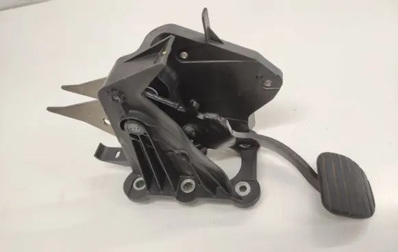 Renault Laguna II Brake pedal 465010003R