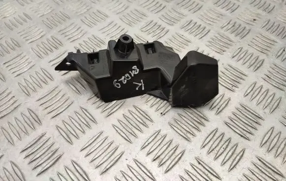 Ford Focus Front bumper mounting bracket JX7B17D959A1