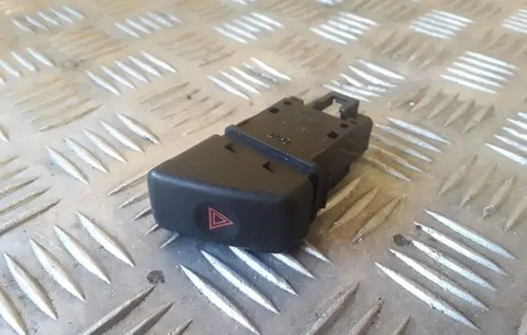Subaru Forester SG Hazard light switch NILES06016