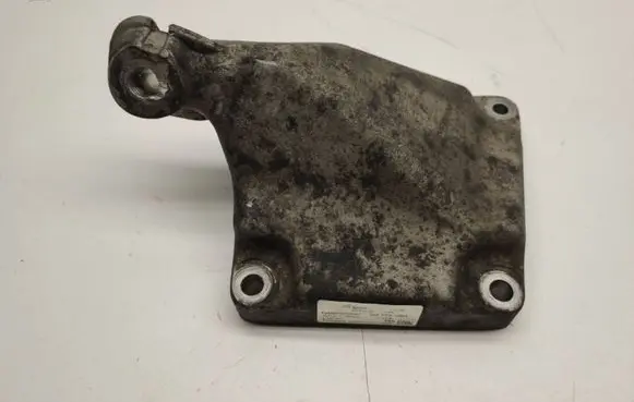 Mercedes-Benz ML W164 Engine mounting bracket A1562231404