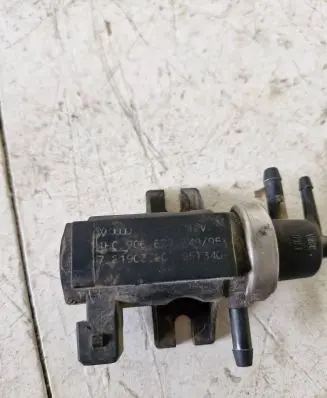 Volkswagen Golf IV Turbo solenoid valve 1H0906627 72190320