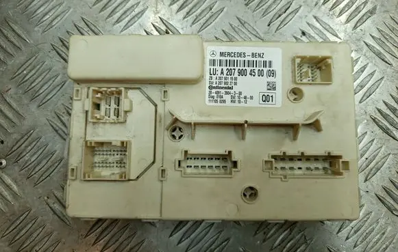 Mercedes-Benz E A207 Convertible roof control unit A2079004500 A2079011500