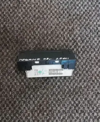 Renault Megane II Screen/display/small screen 8200755120A