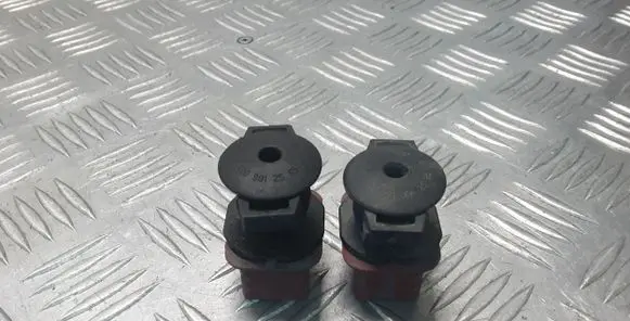 Mercedes-Benz E W212 Radiator mount bracket A0009912595