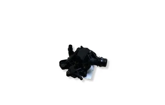 BMW X3 G01 Thermostat housing 8581627
