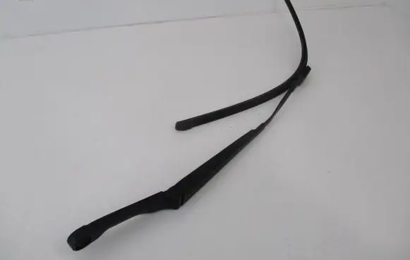 Opel Astra J Front wiper blade arm 13289888