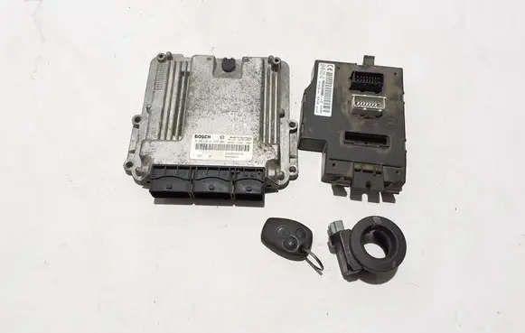 Renault Trafic II (X83) Engine ECU kit and lock set 
