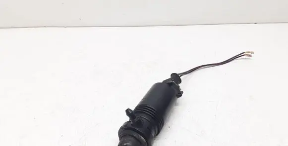 Volvo XC90 Windscreen/windshield washer pump 1012458