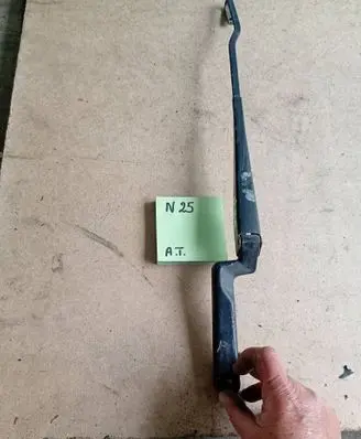 Volkswagen Polo IV 9N3 Rear wiper blade arm 5678756