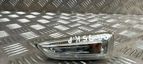 Opel Zafira C Front fender indicator light 31921519