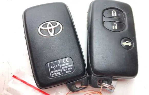 Toyota Avensis T270 Ignition key/card MR3983