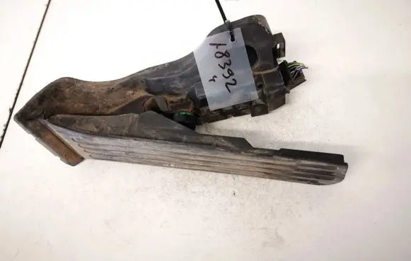 Volkswagen PASSAT B6 Accelerator throttle pedal 1k1723503l 6pv008600-01