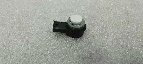 Porsche Macan (95B) Front parking sensor holder (PDC) 5Q0919275B
