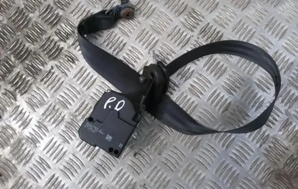 Ford Focus Front seatbelt