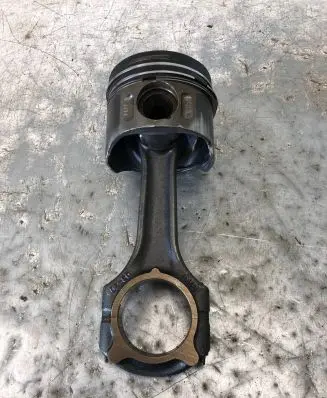 Mercedes-Benz E W211 Piston with connecting rod