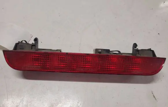 Nissan X-Trail T30 Third/center stoplight P1842