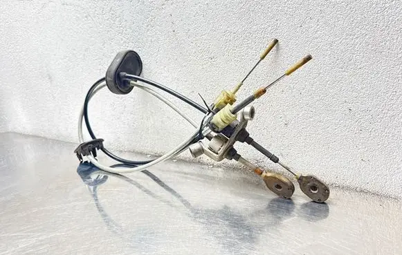 Opel Vectra C Gear shift cable linkage 9126567