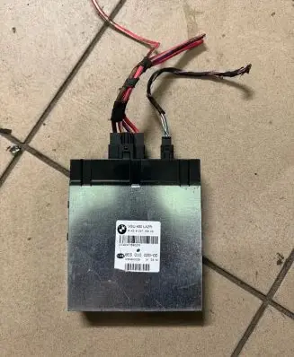 BMW 7 F01 F02 F03 F04 Other control units/modules 6142924715902 0181901009 8ES01002000