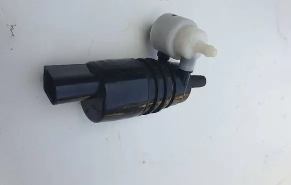 BMW X1 F48 F49 Windscreen/windshield washer pump 7388349 P190826 190812