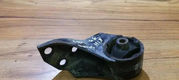 KIA Shuma Engine mount bracket