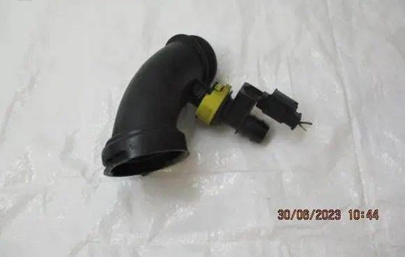 Citroen C4 Cactus Air intake duct part 9801021780