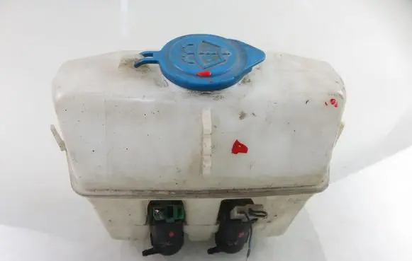 Suzuki Jimny Windshield washer fluid reservoir/tank