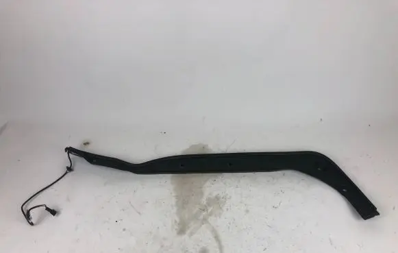 Maserati Levante Tailgate sensor 670042775 670042062 4683475