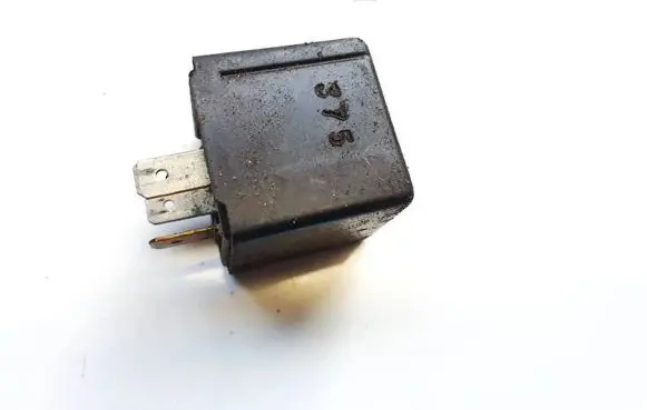 Volkswagen Golf III Other relay 111953227d 5wk1605