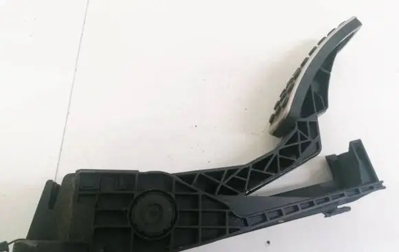 Mercedes-Benz R W251 Accelerator throttle pedal A1643000104 ZGS005