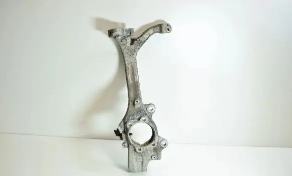 Audi A6 S6 C6 4F Front wheel hub spindle knuckle 4F0257
