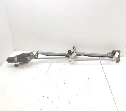 Honda CR-V Front wiper linkage and motor 