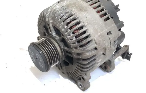 Volkswagen PASSAT B6 Generator/alternator 021903026L
