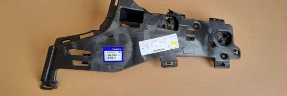 Front bumper mounting bracket
